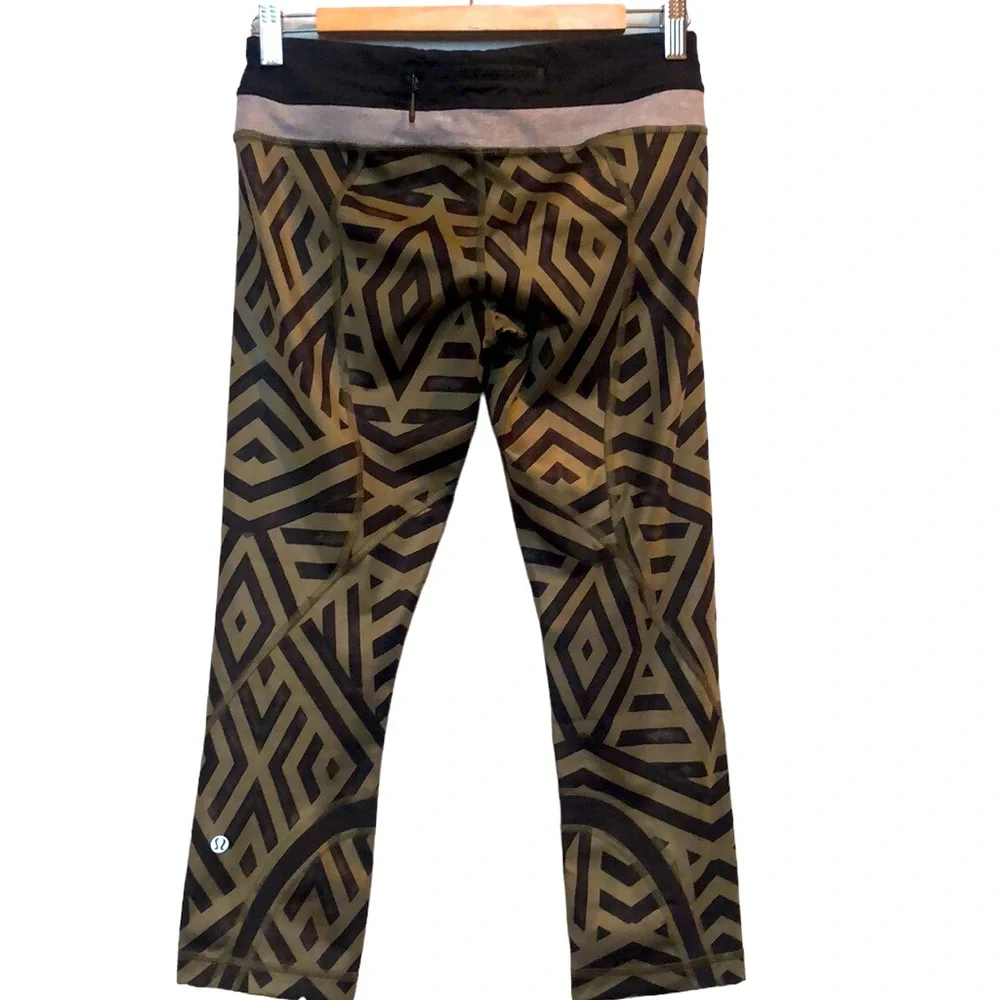 Lululemon run inspire crop leggings ll chevron size 6